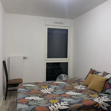 T3 Cosy Et Lumineux Avec Terrasse Apartment Noisy-le-Sec Exterior photo